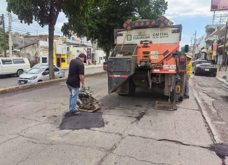 Acondicionamiento de vialidades avanza en todos los cuadrantes de la ciudad
