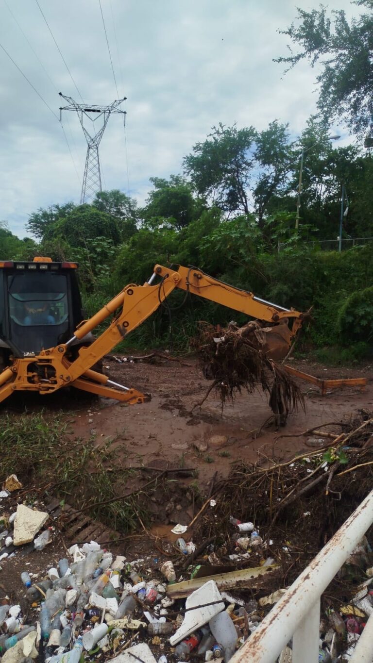 Arrastre de basura por lluvias, afecta operación de planta en La Limita