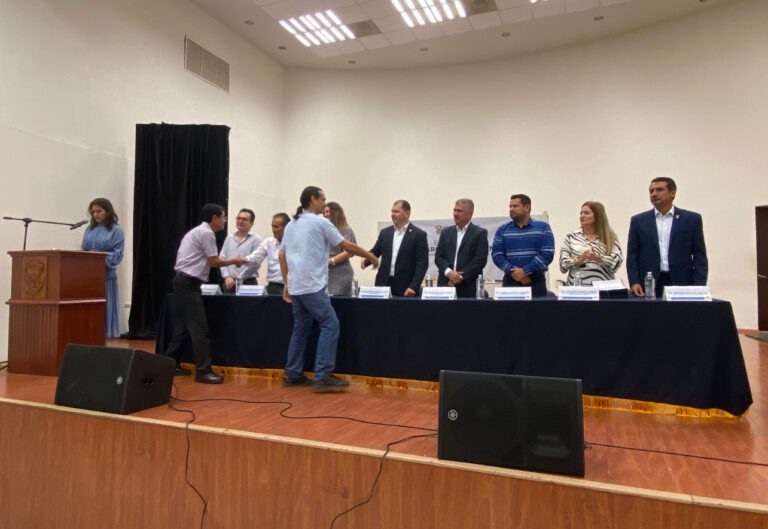 La UAS brinda 142 titularidades académicas a docentes de las preparatorias Hermanos Flores Magón y Central Diurna, refrendando su compromiso con la estabilidad laboral